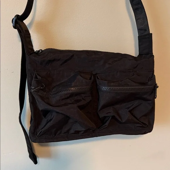 Baggu Medium Cargo Crossbody - Black - Picture 5 of 10